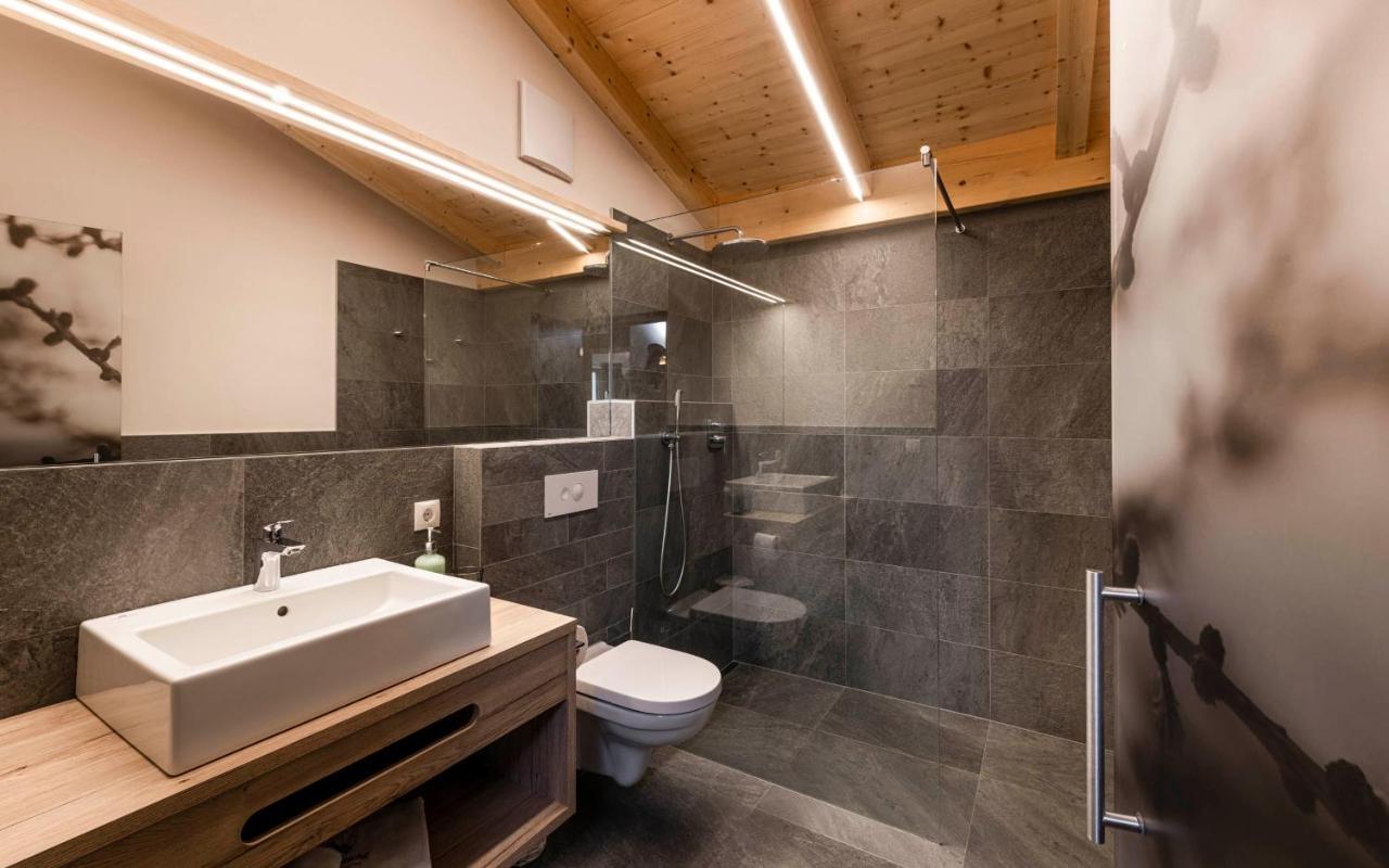 Unterlutaschg-Chalet Appartement Am Hof Slingia Exterior photo
